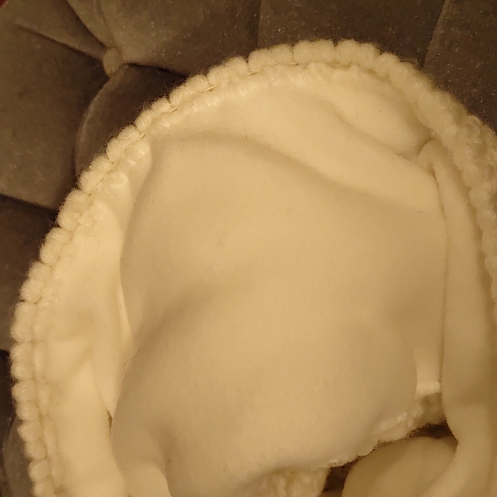 Bo and Cho White Knit Quilted France Pom-pom silk-lined Beanie - Picture 3 of 8